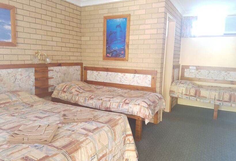 Lake Front Motel