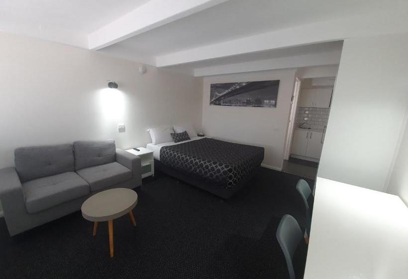 Мотель Charles Sturt Motor Inn
