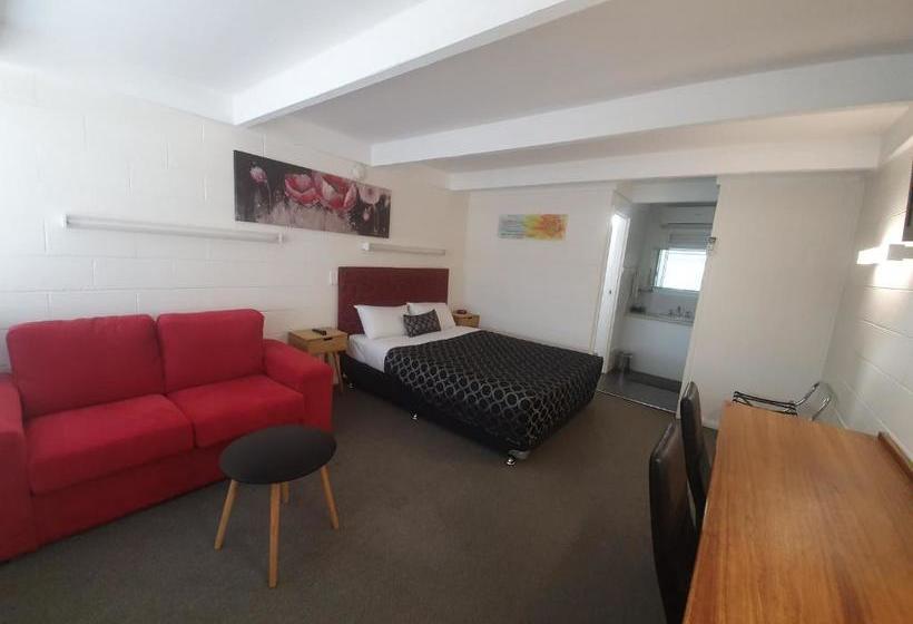 Мотель Charles Sturt Motor Inn