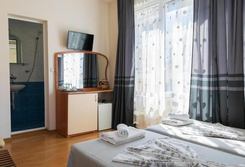 پانسیون Guest House Eos