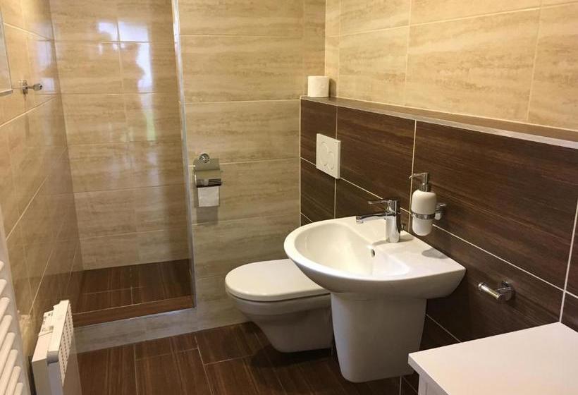 פנסיון Penzion Nike Trio Riviera