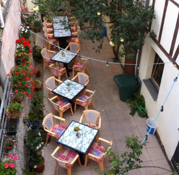 膳宿费 Zur Burg Eltz