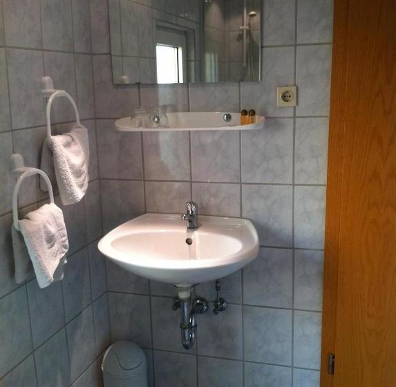 膳宿费 Zur Burg Eltz