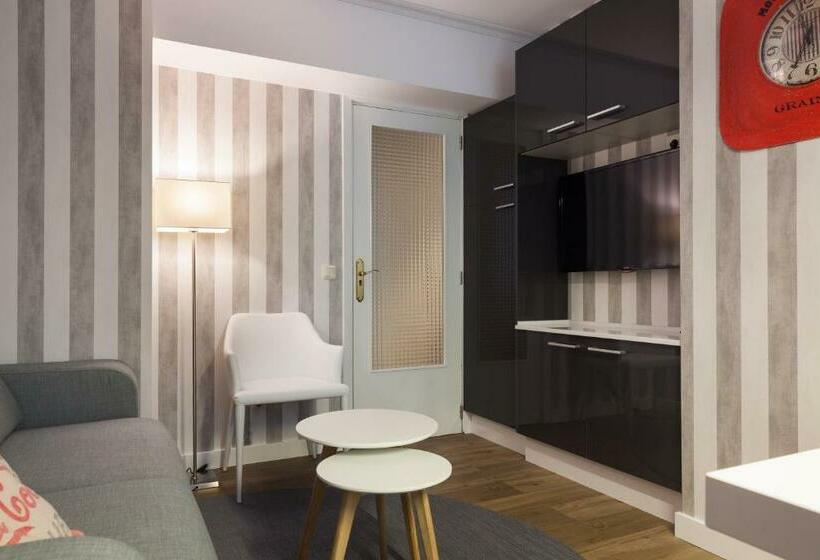 Pension Residencia F&f