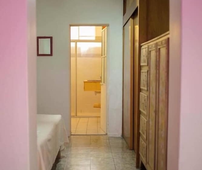 ユースホステル Hostal Tlaquepaque