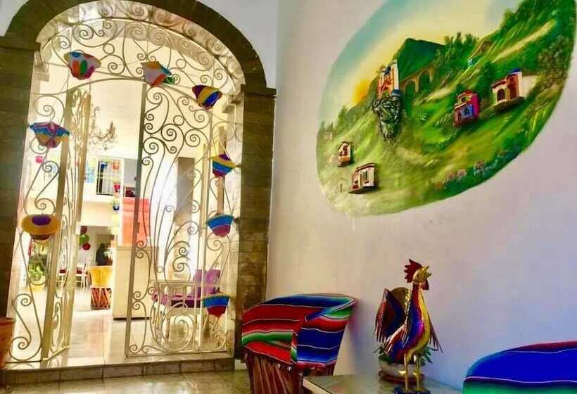 ユースホステル Hostal Tlaquepaque