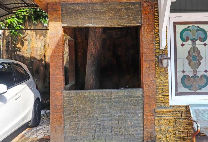 هتل Oyo Life 2899 Ardilia Kost