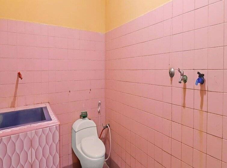 هتل Oyo Life 2899 Ardilia Kost