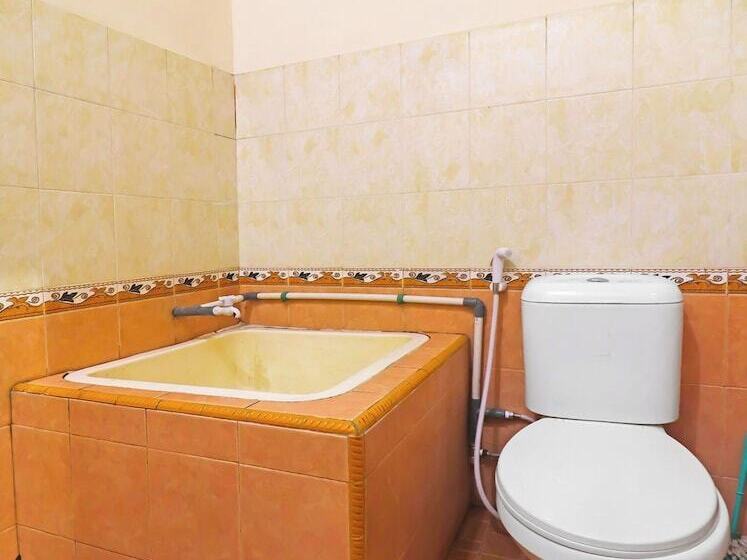 هتل Oyo Life 2899 Ardilia Kost