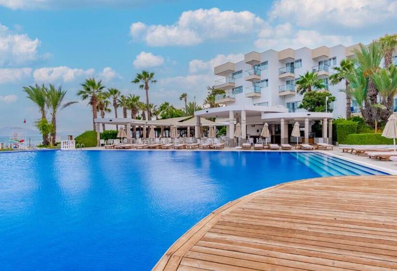 Fortezza Beach Resort