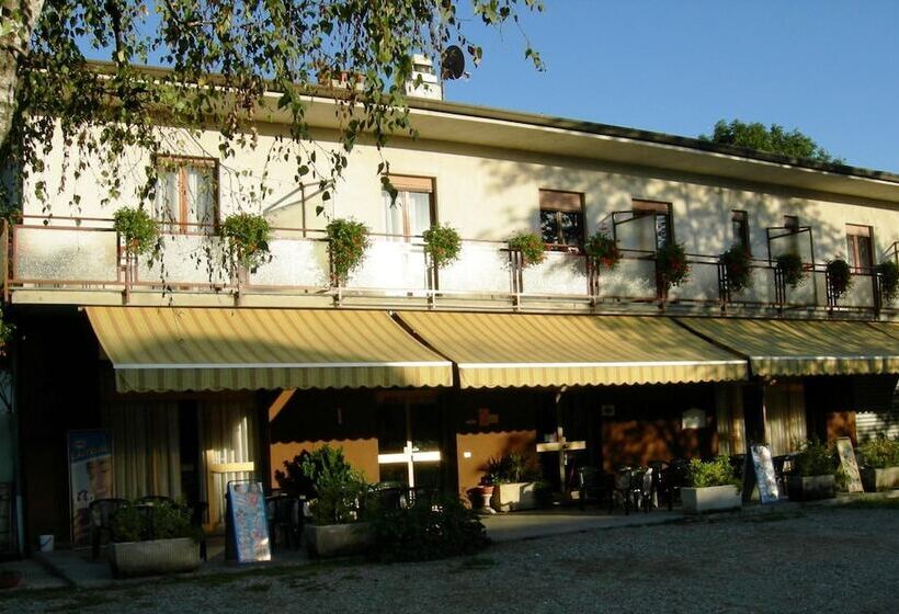 فندق Albergo La Genzianella