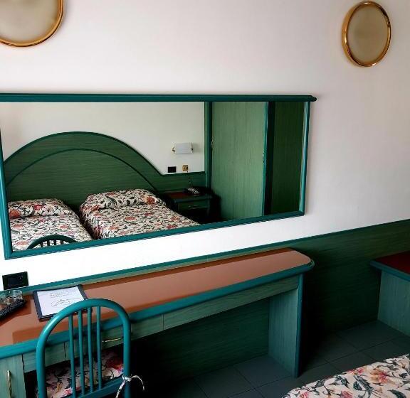 هتل Albergo Ristorante Delfino