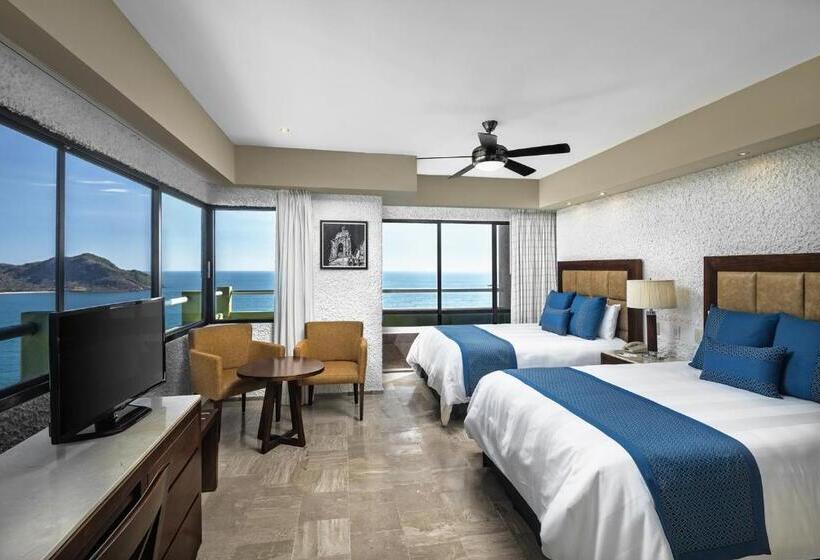 ホテル El Cid El Moro Beach