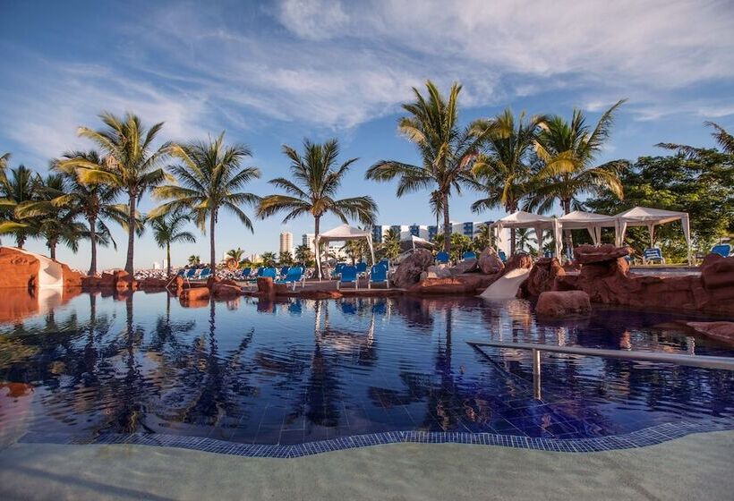 ホテル El Cid Marina Beach