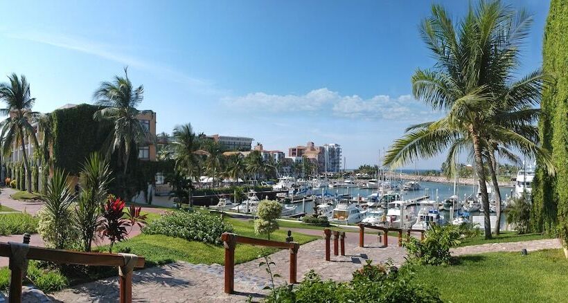 ホテル El Cid Marina Beach