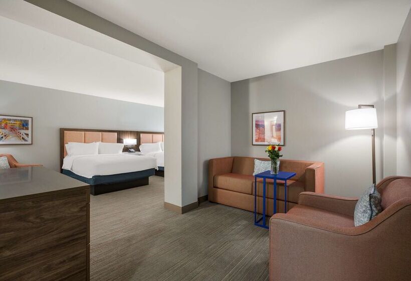 هتل Hampton Inn Linden