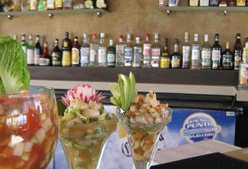استراحتگاه La Concha Beach Hotel & Club