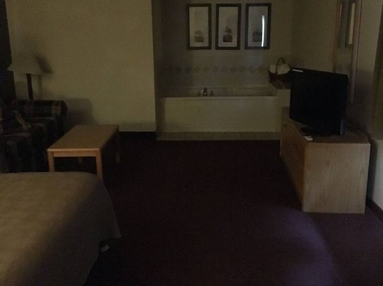 ホテル Moose Lake Lodge & Suites