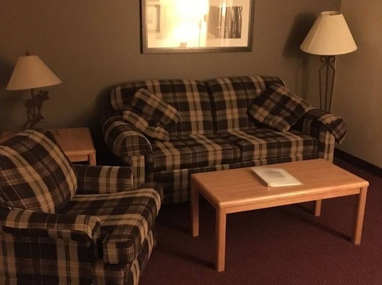 ホテル Moose Lake Lodge & Suites