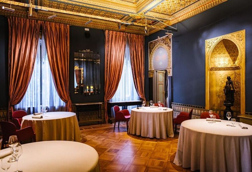 هتل Relais & Chateaux Villa Crespi