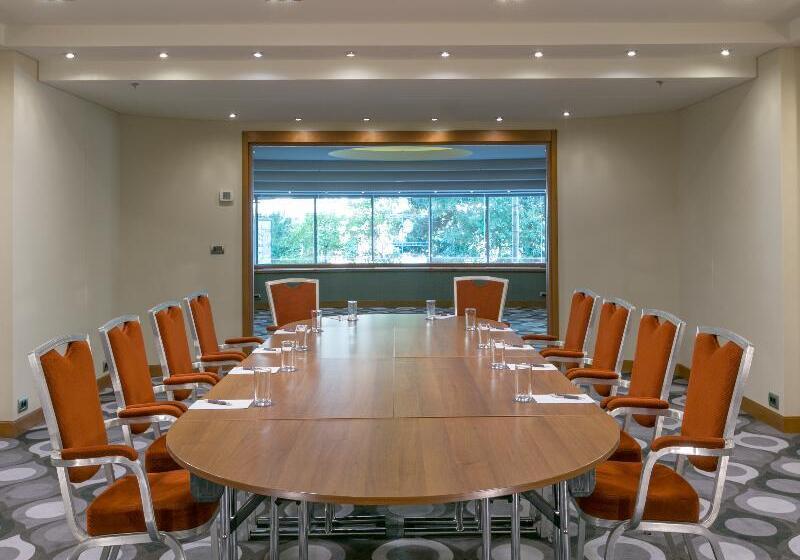 هتل Sheraton Bucharest