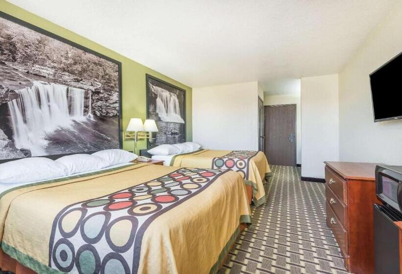 فندق Super 8 By Wyndham Madison In