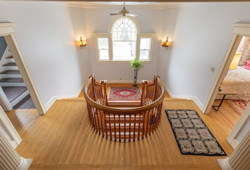 הוסטל Hillholm Estate