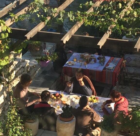بنسيون Konaku Guest House
