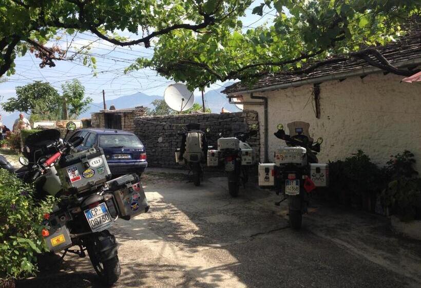 بنسيون Konaku Guest House