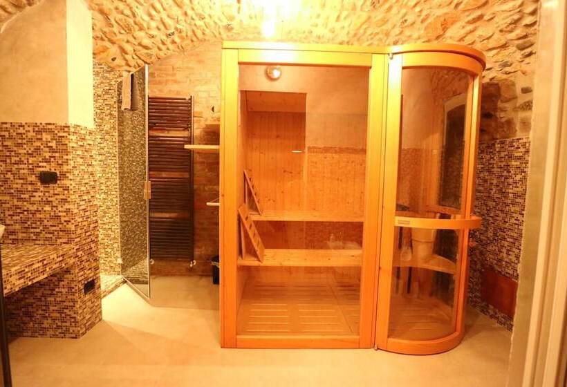 هتل B&b La Corte Suites