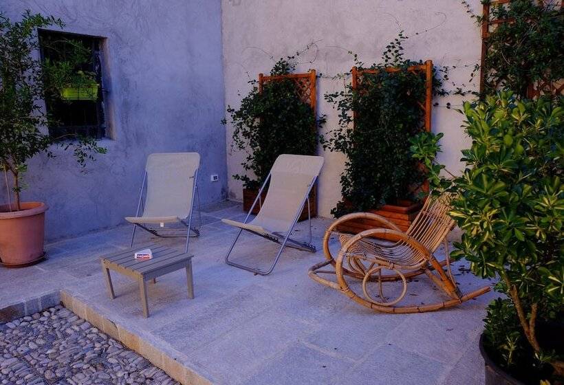 هتل B&b La Corte Suites