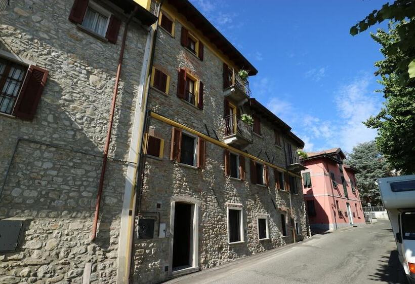 هتل B&b La Corte Suites