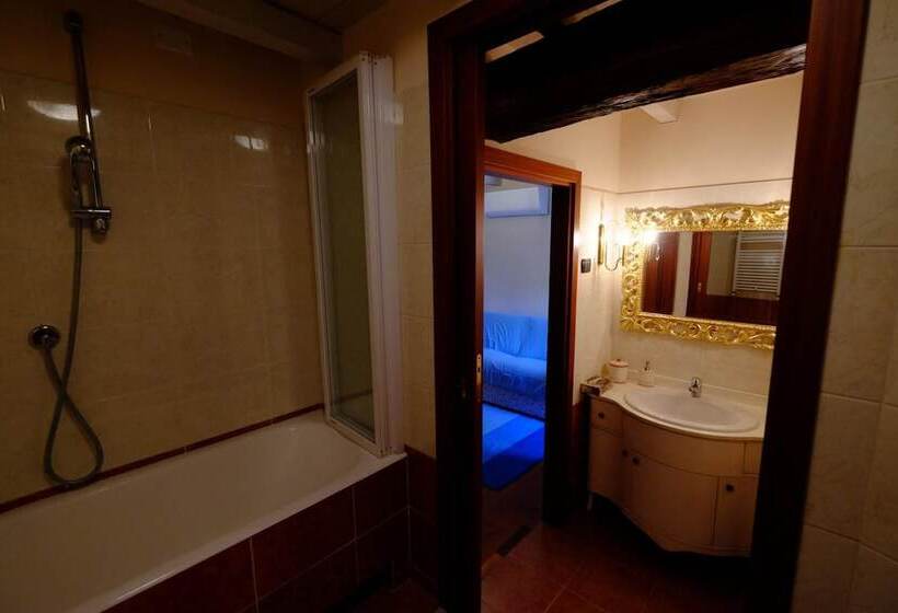 هتل B&b La Corte Suites