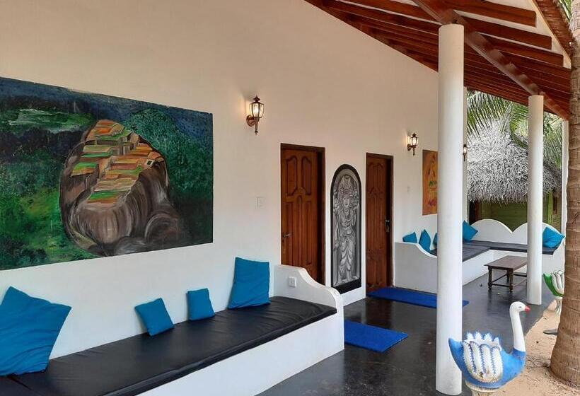 호텔 Omeesha Beach