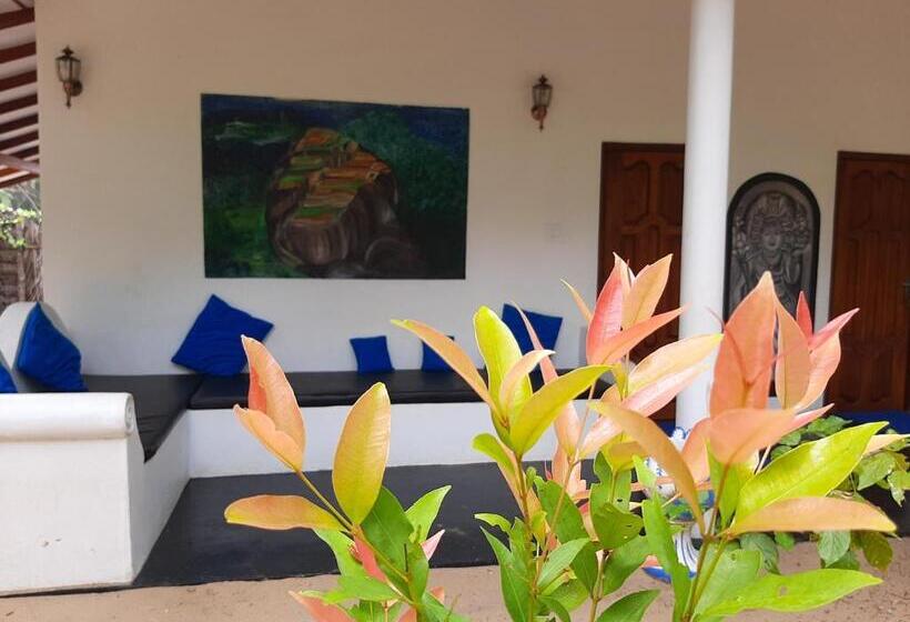 호텔 Omeesha Beach