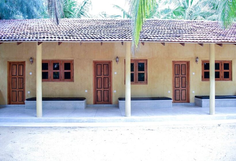 호텔 Omeesha Beach