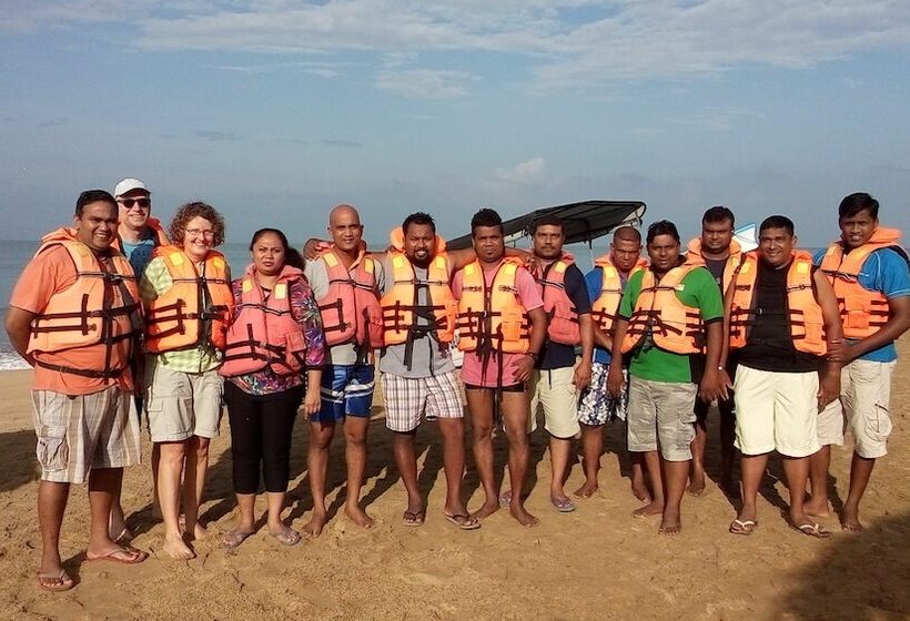 호텔 Omeesha Beach