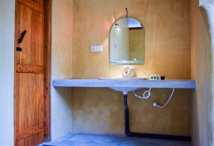 호텔 Omeesha Beach