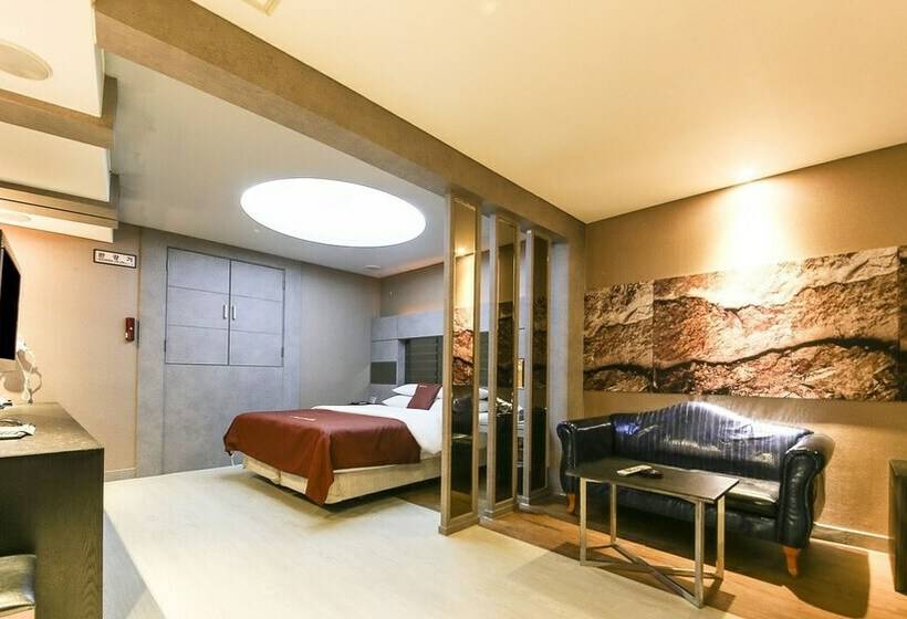 Hotel On