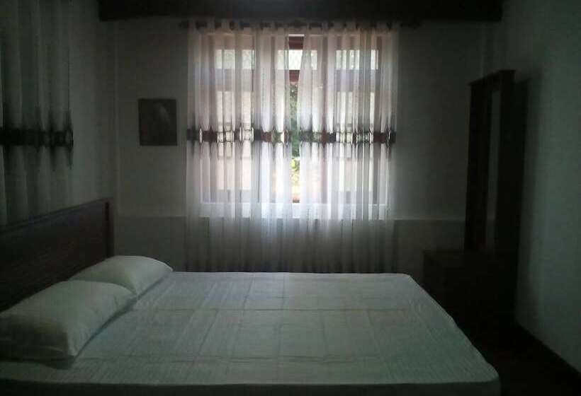 בית מלון כפרי Walawwa Guest House