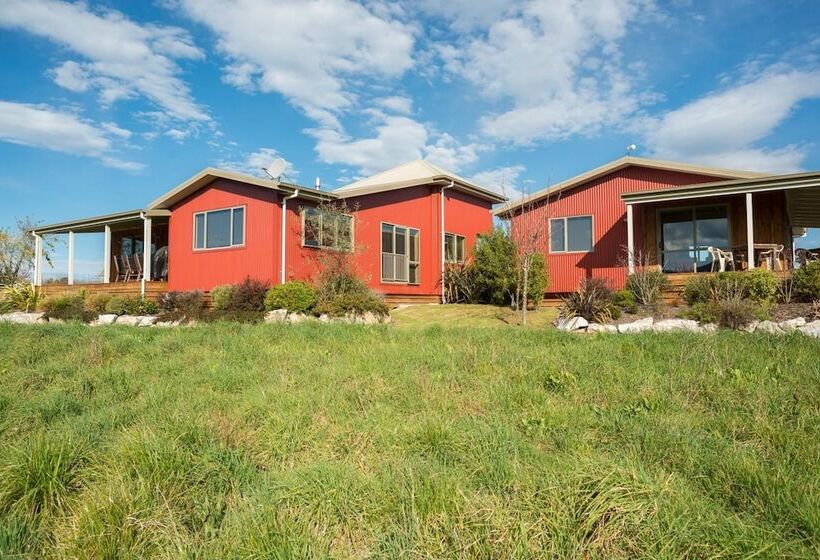 בית מלון כפרי Eden's Edge Lodge