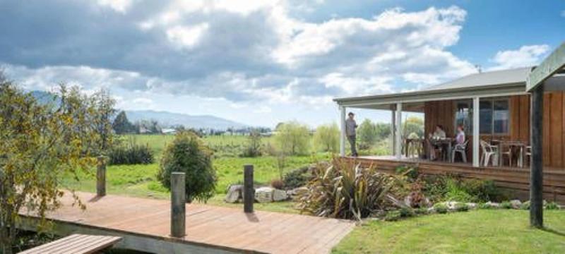 בית מלון כפרי Eden's Edge Lodge