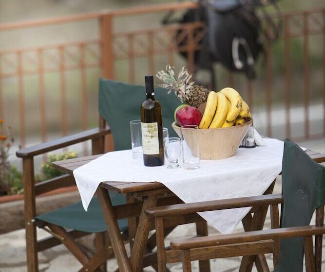 בית מלון כפרי Kaloneri Rooms