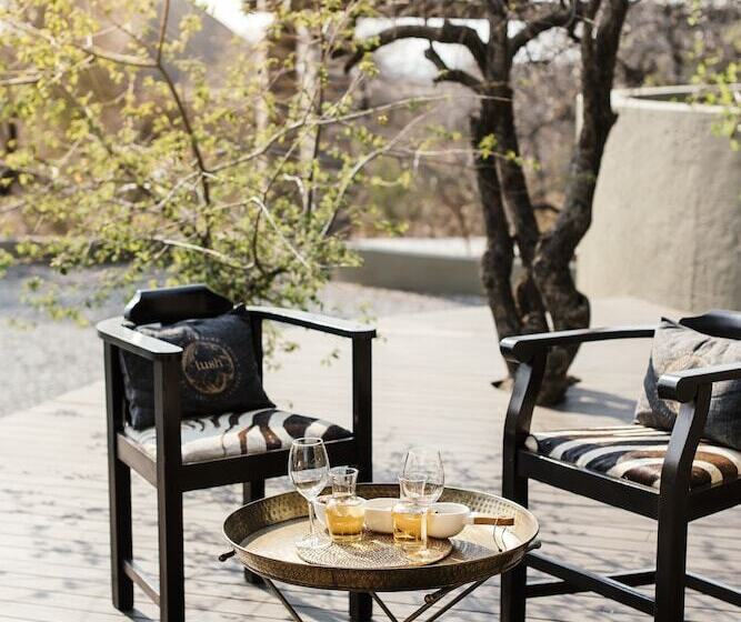 هتل Lush Private Game Lodge