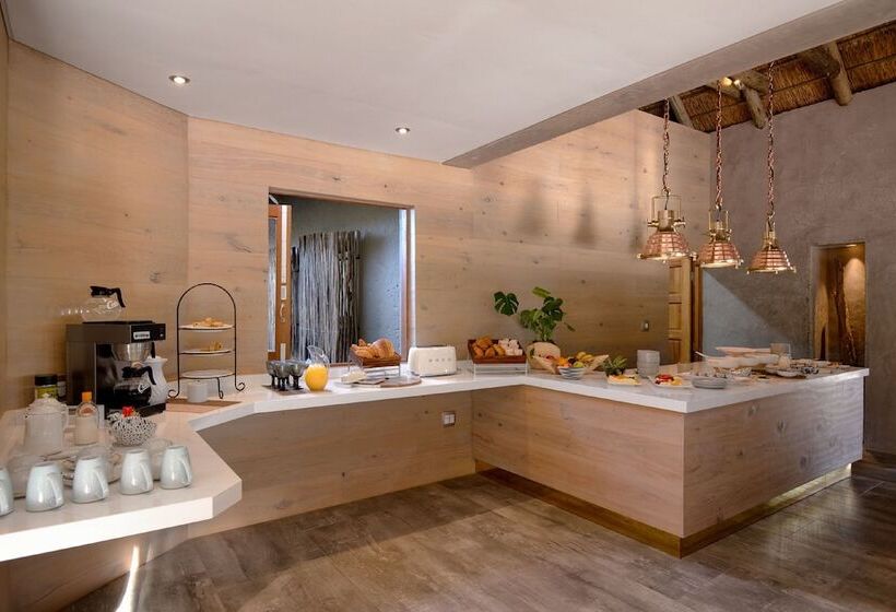 هتل Lush Private Game Lodge