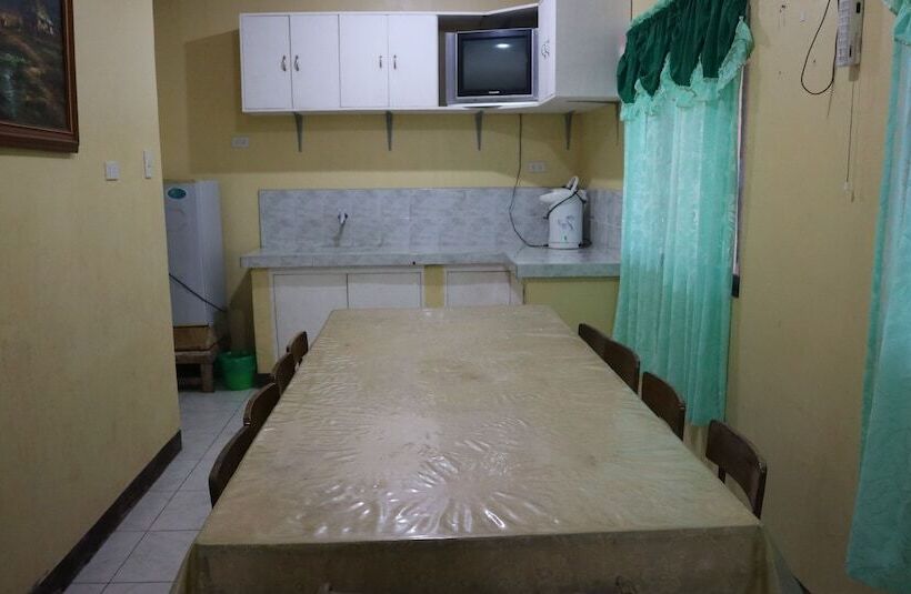 ホテル Reddoorz At July S Haven Seaside Pension Camiguin