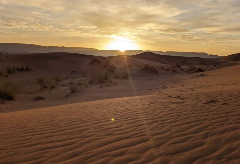 هتل Tinfou Desert Camp