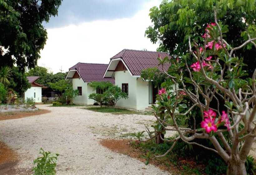 Suanlamyai Resort