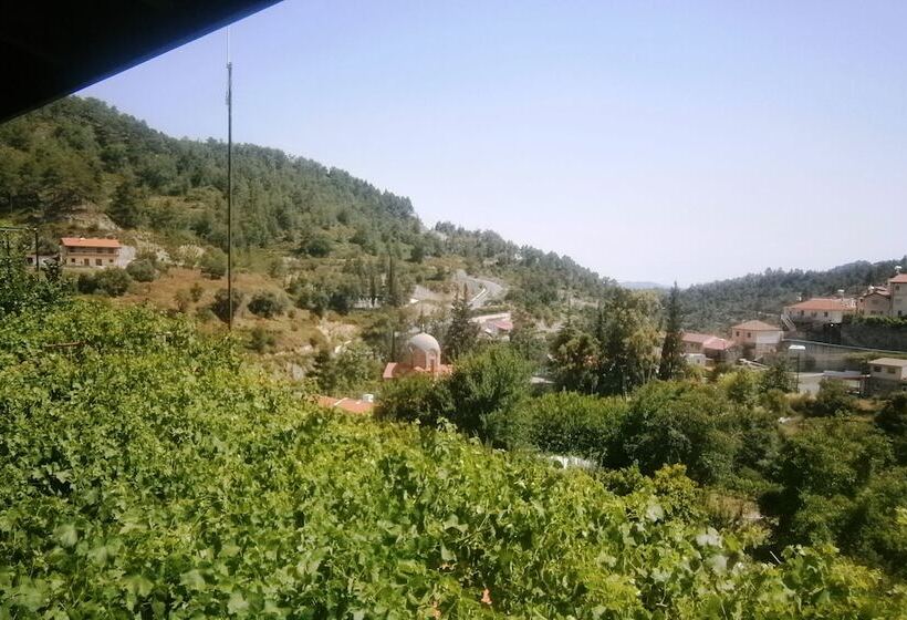 בית מלון כפרי Ambelikos Traditional Agro