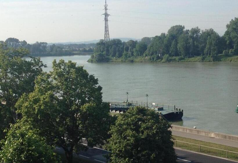 ホテル Donauhof Mauthausen